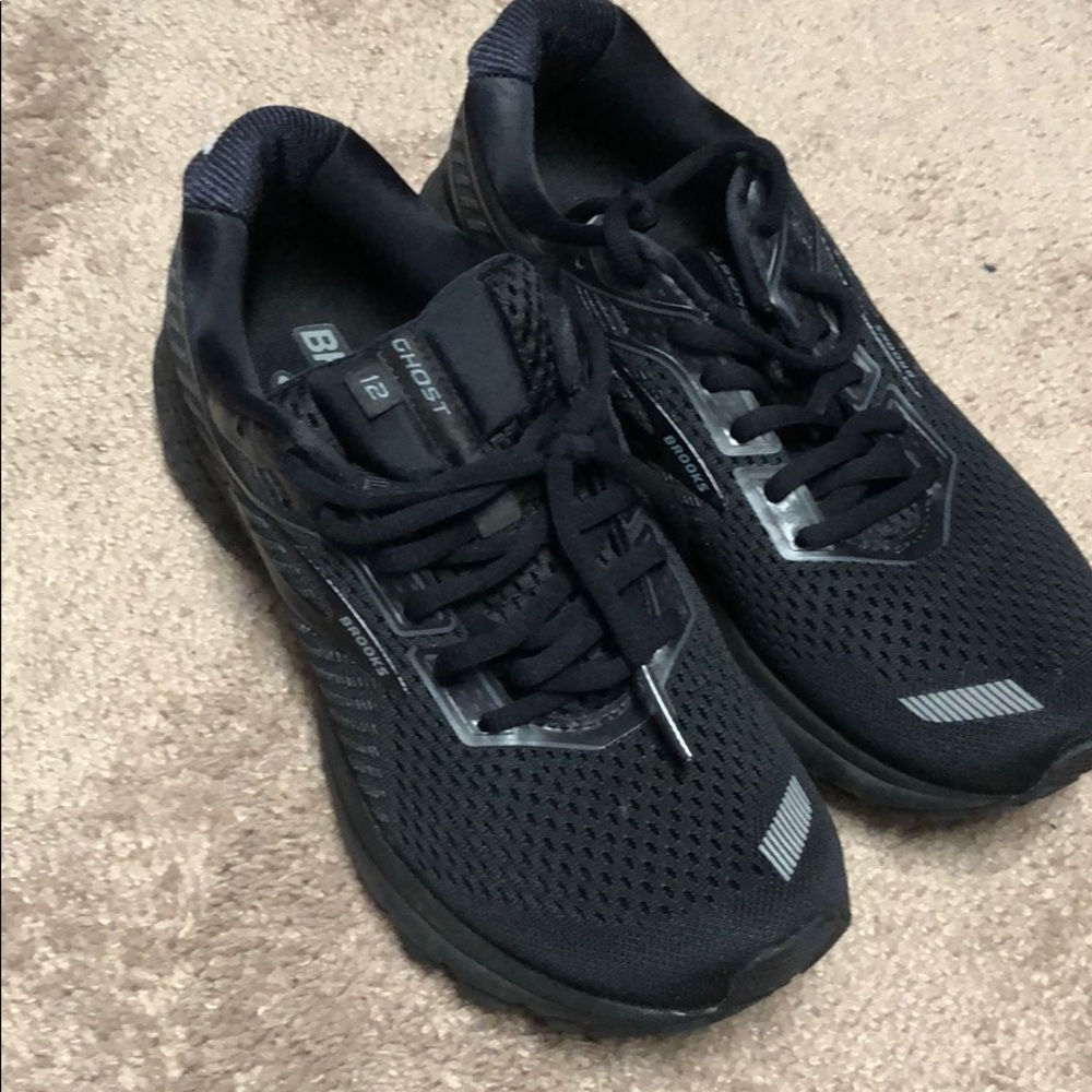 Brooks Ghost 12 8.5 tennis / athletic shoes